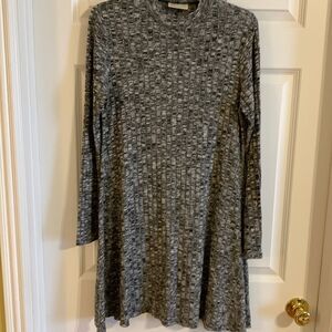 Bobbie Brooks medium tunic/dress and dark gray and white